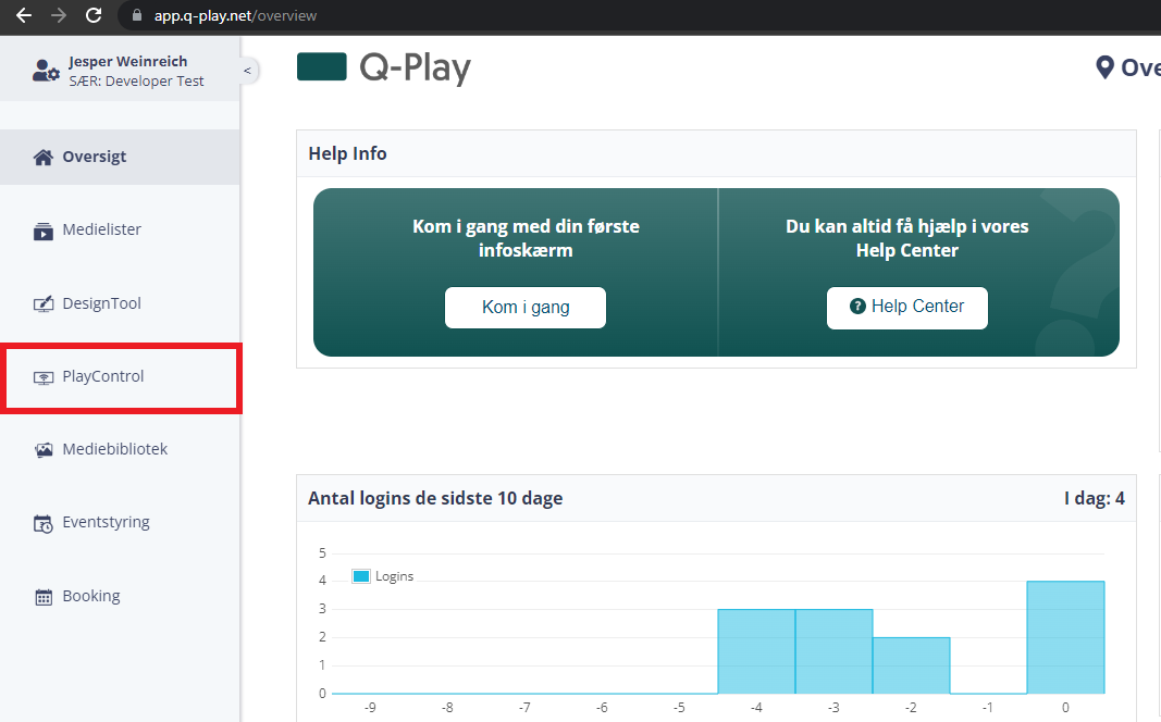 Dashboard overview of Q-Play management platform with a focus on the 'PlayControl' feature for media player management.
